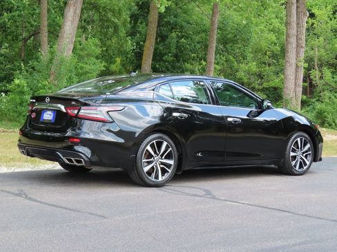 Used 2023 Nissan Maxima SL FWD image 3