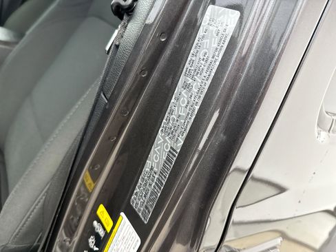 Used 2021 Jeep Gladiator Sport image 18