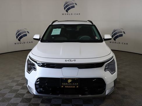 Used 2023 Kia Niro Wave image 2
