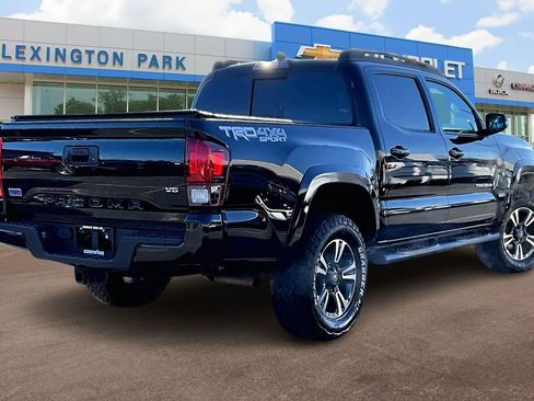 Used 2019 Toyota Tacoma TRD Sport image 13