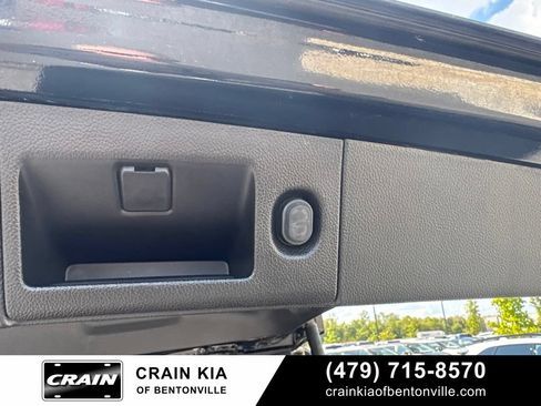 Used 2015 GMC Yukon Denali w/ Premium Package AWD/4WD image 28
