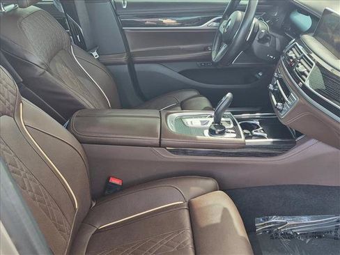Used 2022 BMW 750Li xDrive AWD/4WD image 21