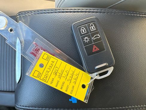 Used 2017 Volvo S60 T5 Inscription w/ Convenience Package image 16