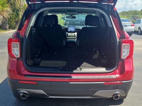 Used 2021 Ford Explorer XLT w/ Equipment Group 202A RWD image 8
