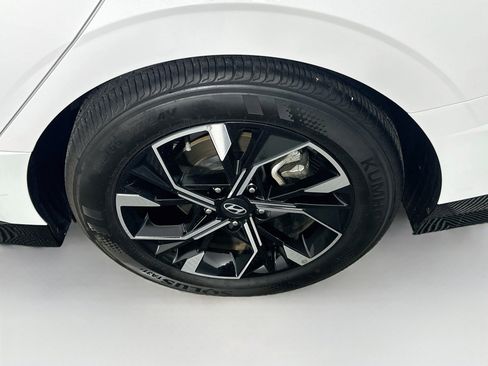 Used 2025 Hyundai Sonata SEL FWD image 11
