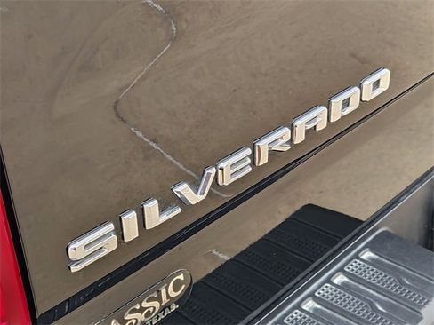 Used 2024 Chevrolet Silverado 1500 Custom RWD image 9