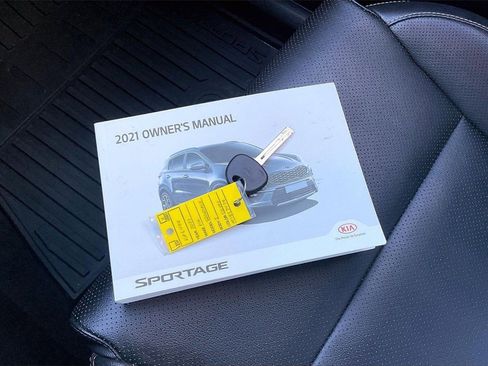 Used 2021 Kia Sportage S image 10