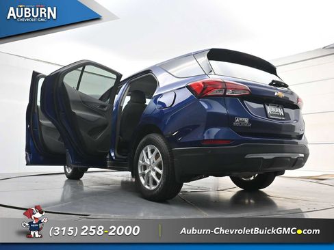 Used 2022 Chevrolet Equinox LT AWD/4WD image 38