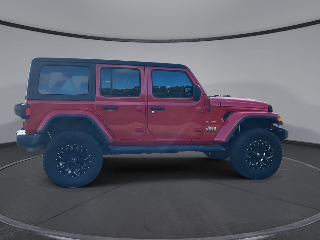 Used 2022 Jeep Wrangler Unlimited Sahara w/ Cold Weather Group AWD/4WD image 9