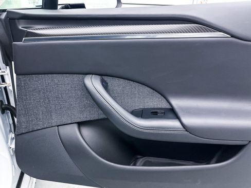 Used 2021 Tesla Model S Plaid image 31