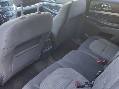 Used 2018 Ford Explorer XLT image 15