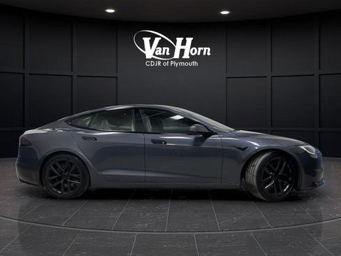 Used 2022 Tesla Model S image 2
