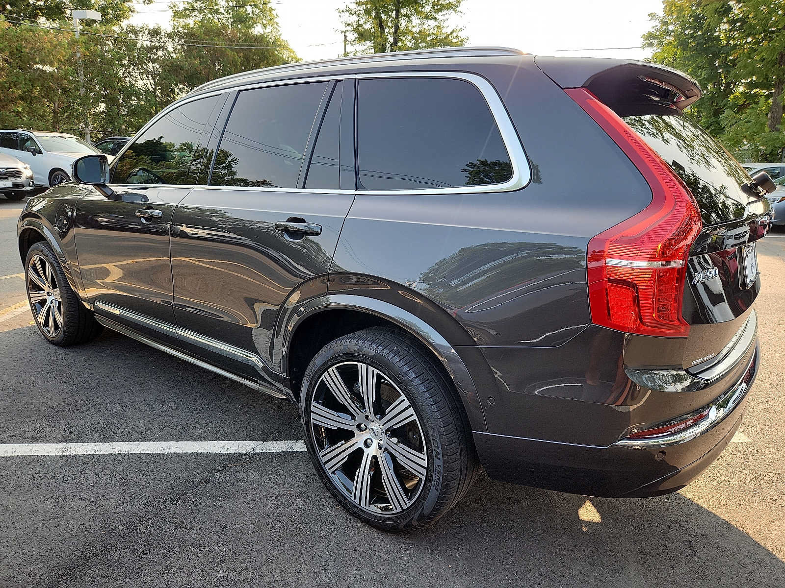 Certified 2024 Volvo XC90 T8 Ultimate w/ Protection Package Premier AWD/4WD image 4