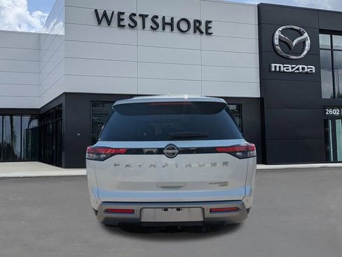 Used 2024 Nissan Pathfinder Platinum w/ Cargo Package image 4