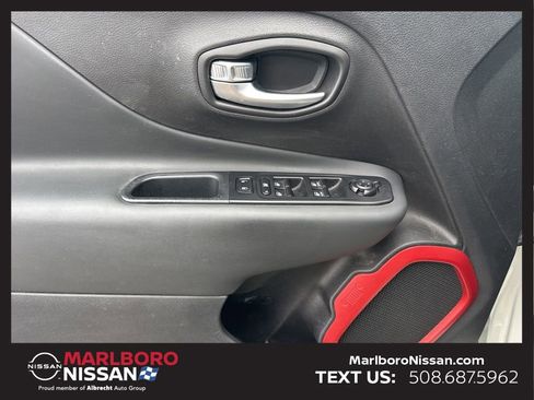 Used 2022 Jeep Renegade Trailhawk image 19