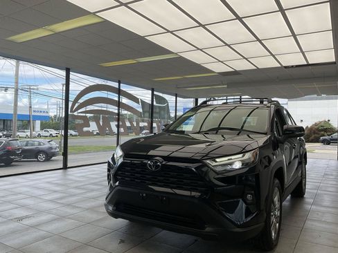Used 2023 Toyota RAV4 XLE Premium AWD/4WD image 3