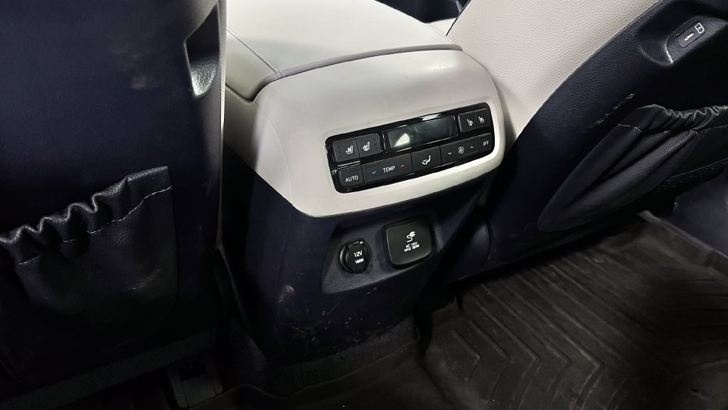 Used 2023 Hyundai Palisade Limited AWD/4WD image 14