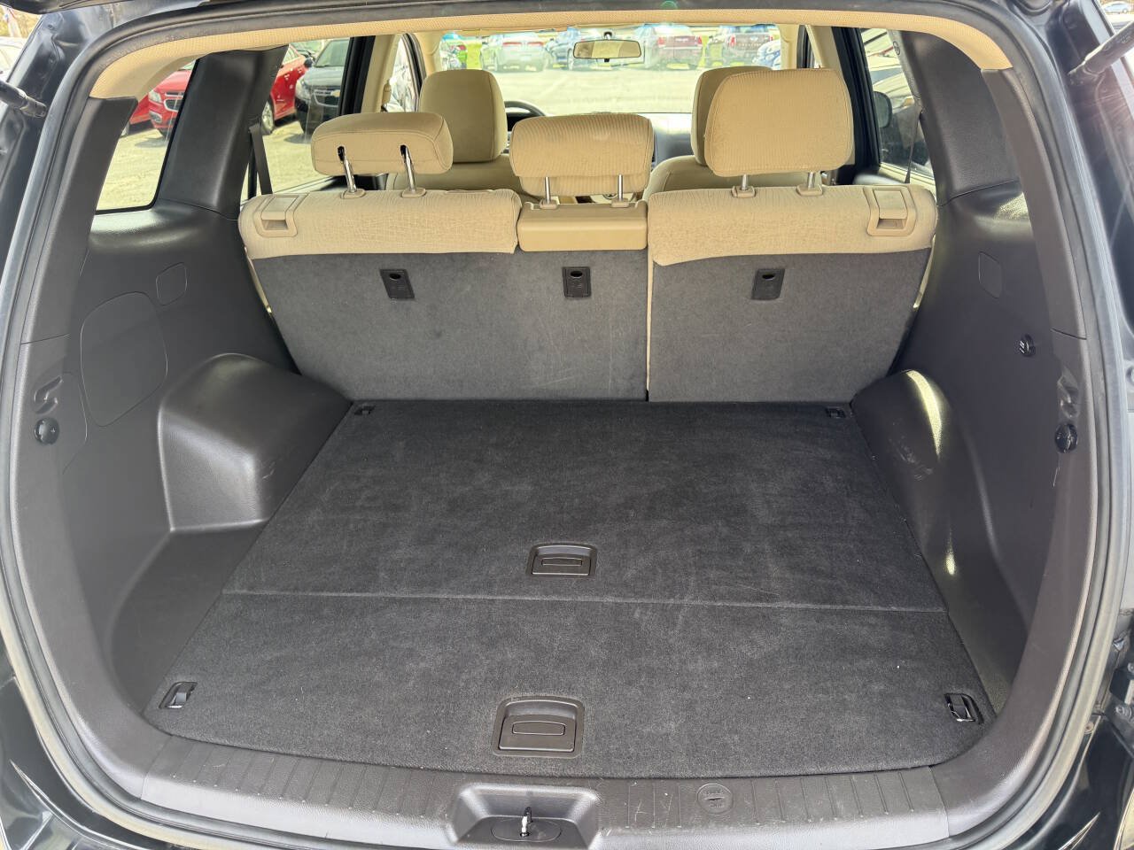 Used 2010 Hyundai Santa Fe GLS FWD image 14