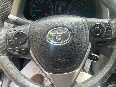 Used 2018 Toyota RAV4 LE w/ All Weather Liner Package AWD/4WD image 16