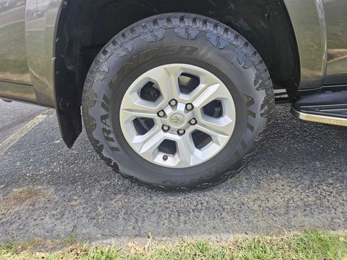 Used 2016 Toyota 4Runner SR5 Premium image 47