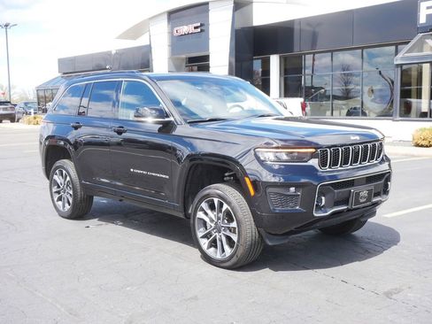 Used 2024 Jeep Grand Cherokee Overland w/ Adv Protech Group III AWD/4WD image 2