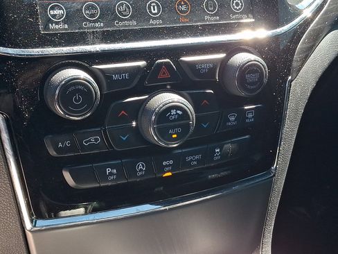 Used 2020 Jeep Grand Cherokee Altitude AWD/4WD image 16