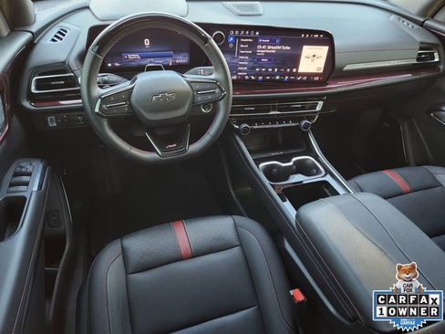 Used 2024 Chevrolet Traverse RS image 31