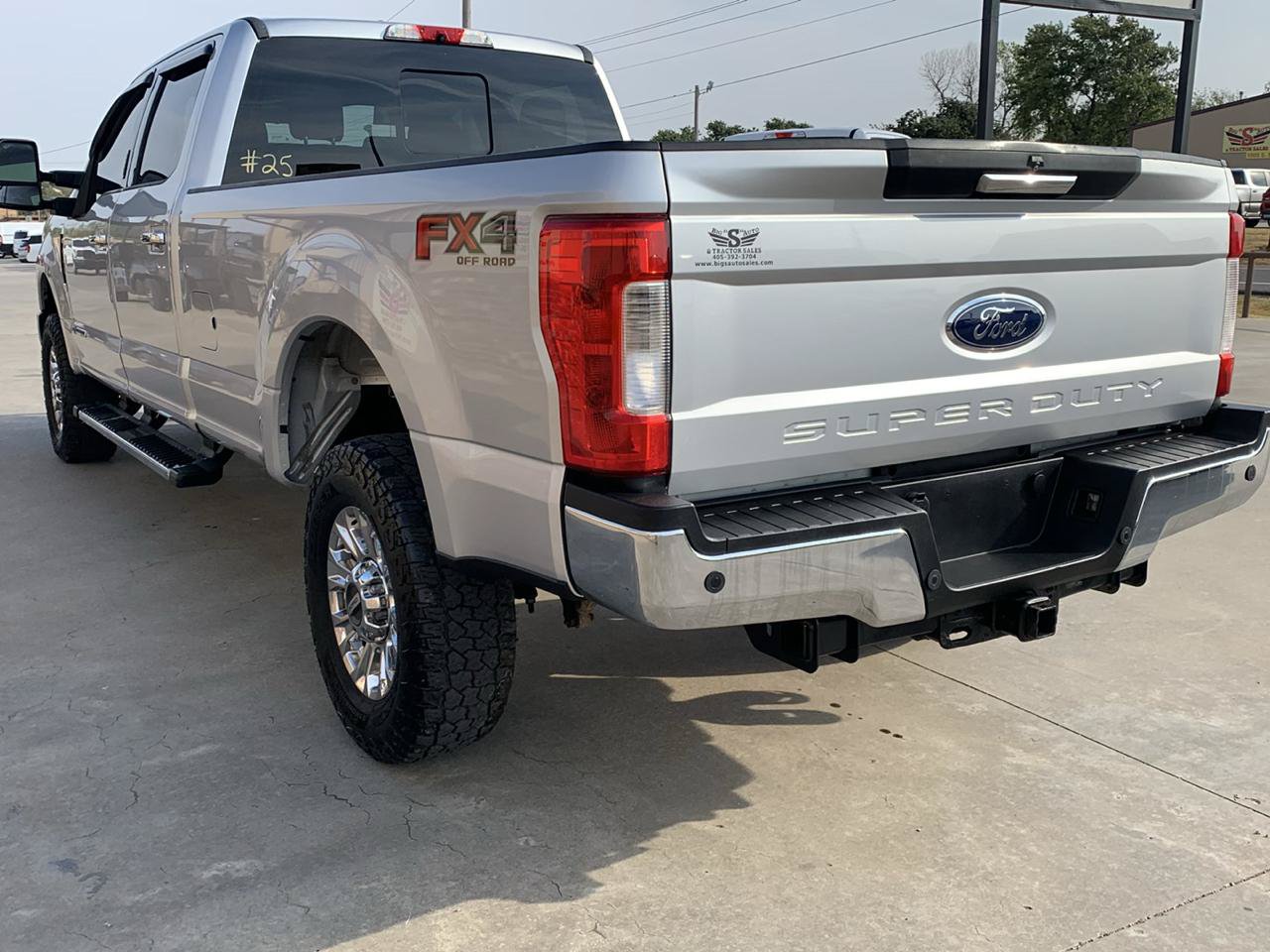 Used 2017 Ford F250 XLT w/ XLT Premium Package AWD/4WD image 4
