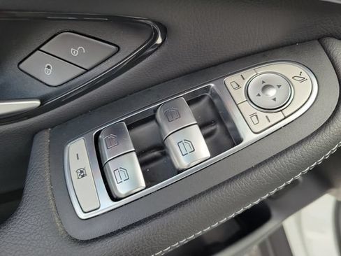 Used 2022 Mercedes-Benz GLC 300 4MATIC image 13