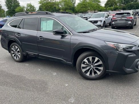 Used 2023 Subaru Outback Limited AWD/4WD image 3