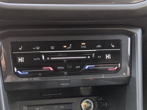 Used 2024 Volkswagen Tiguan SE R-Line image 22