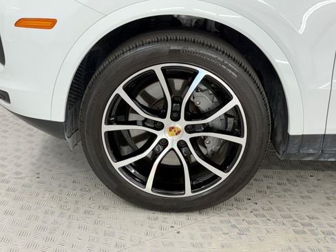 Certified 2023 Porsche Cayenne S AWD/4WD image 13
