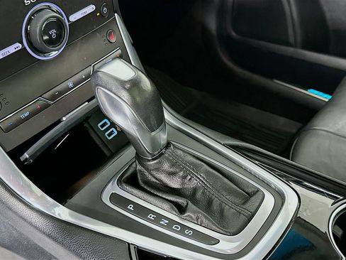 Used 2016 Ford Edge Titanium image 17