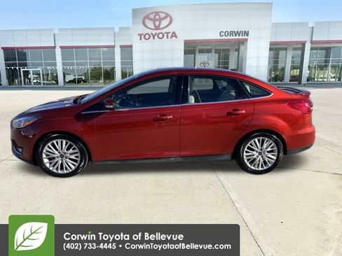 Used 2018 Ford Focus Titanium w/ Titanium Technology Package image 2