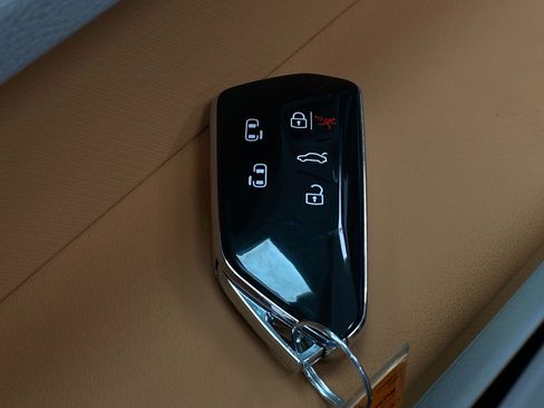 New 2025 Volkswagen ID. Buzz Pro S Plus AWD/4WD image 32
