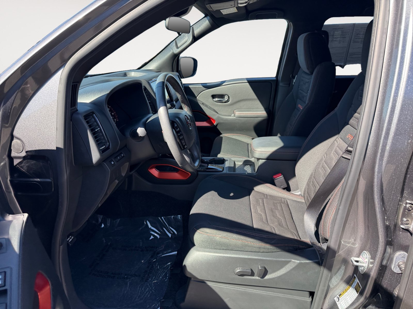 Used 2024 Nissan Frontier Pro-X RWD image 10