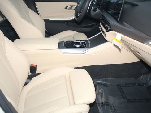 Used 2025 BMW 330i xDrive Sedan w/ M Sport Package image 26
