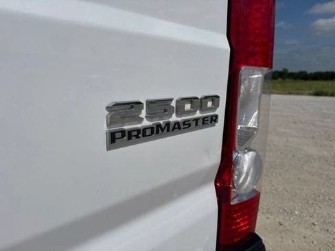 Used 2023 RAM ProMaster 2500 FWD image 12