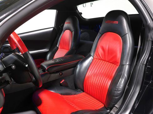 Used 2002 Chevrolet Corvette Z06 w/ Memory Pkg image 2