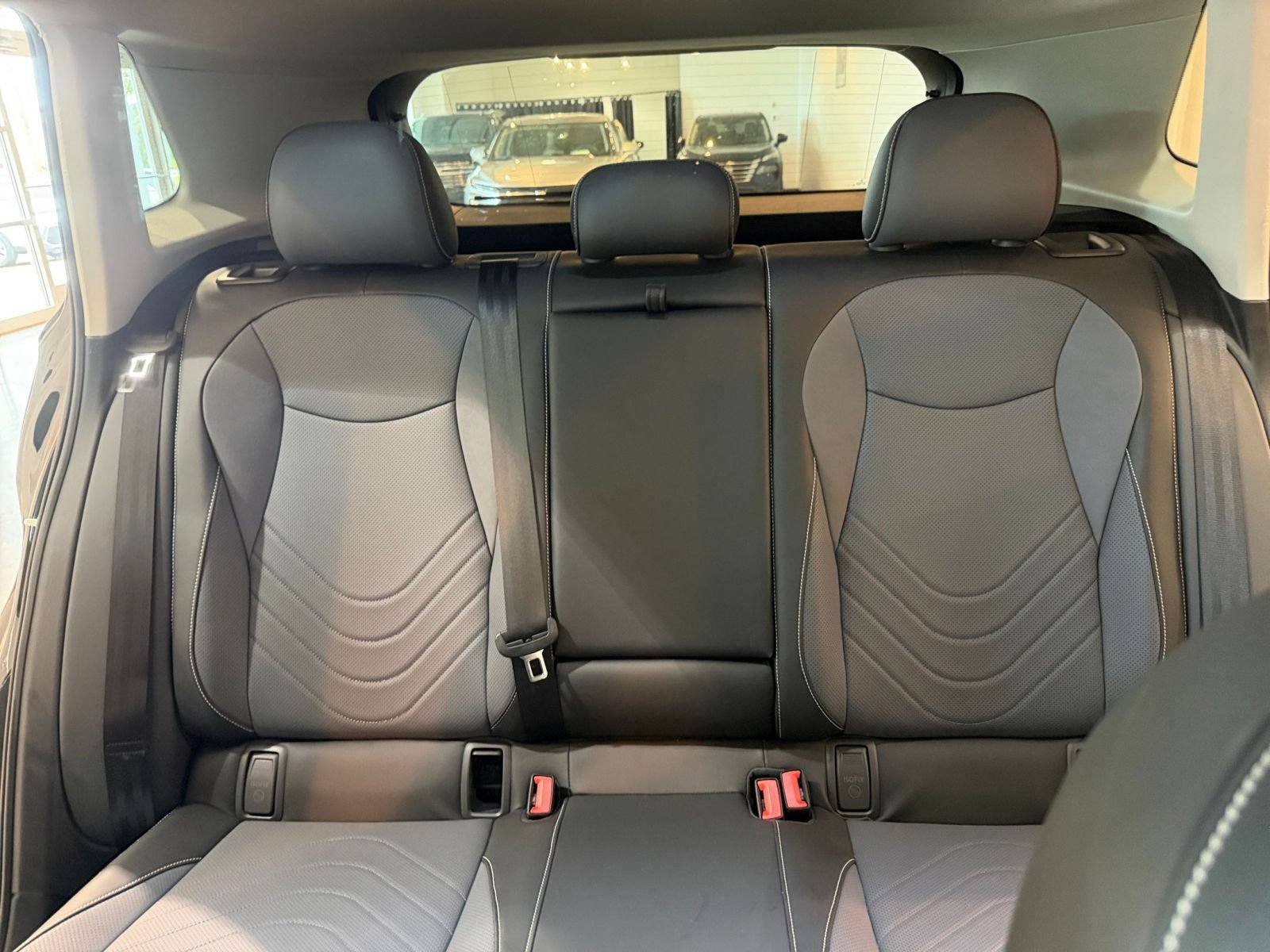 Used 2026 Volkswagen Tiguan SE AWD/4WD image 38