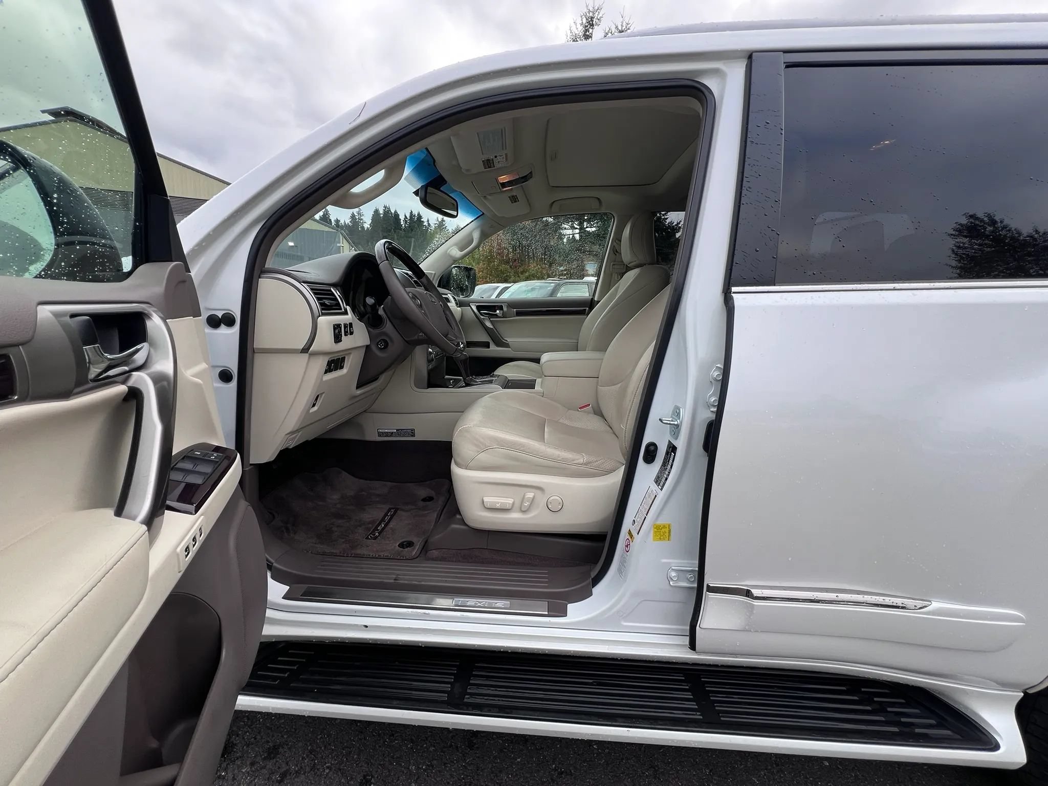 Used 2014 Lexus GX 460 Luxury AWD/4WD image 13