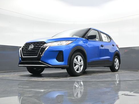 New 2025 Nissan Kicks Play S image 19