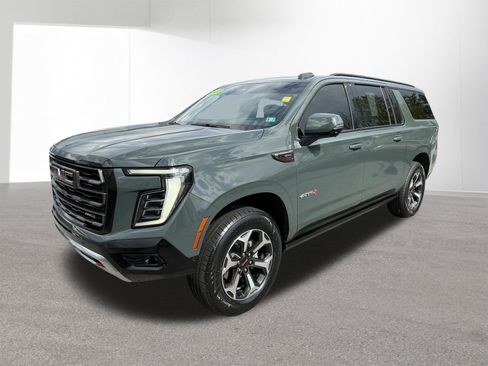 Used 2025 GMC Yukon XL AT4 Ultimate AWD/4WD image 8