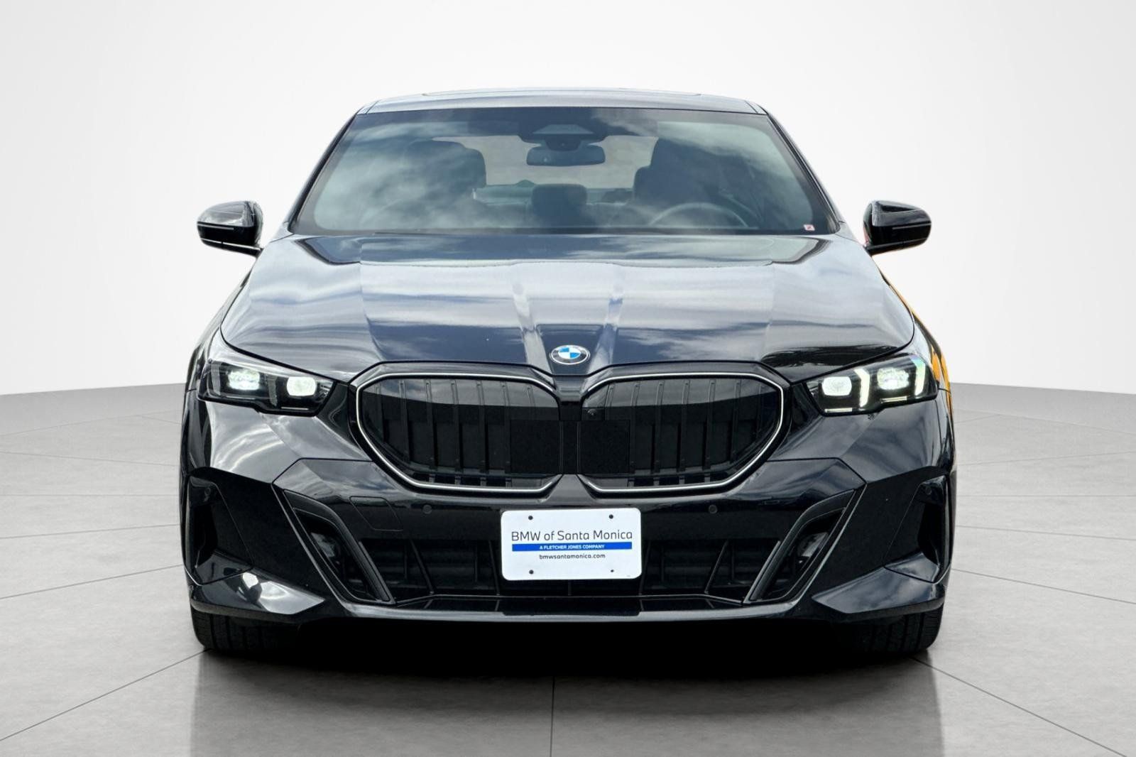 Used 2026 BMW 530i w/ M Sport Package RWD image 8