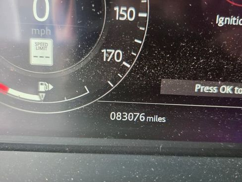 Used 2019 Land Rover Range Rover Sport Supercharged AWD/4WD image 32