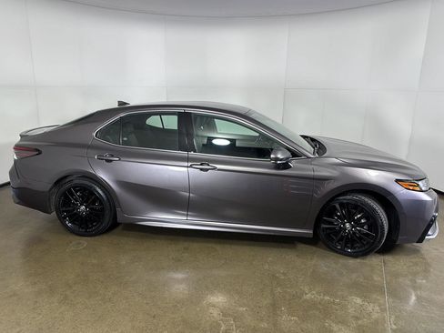 Used 2024 Toyota Camry XSE FWD image 9