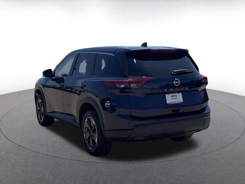 Used 2025 Nissan Rogue SV FWD image 11
