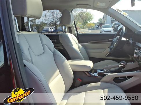 Used 2025 Kia Telluride S image 13