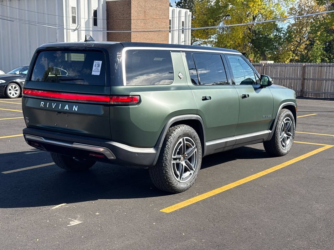 Used 2025 Rivian R1S Adventure Dual AWD/4WD image 7