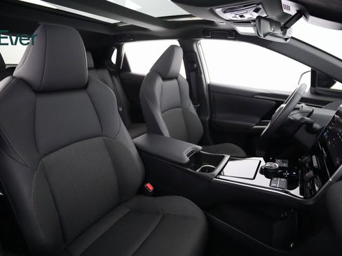 Used 2025 Toyota bZ4X FWD image 8